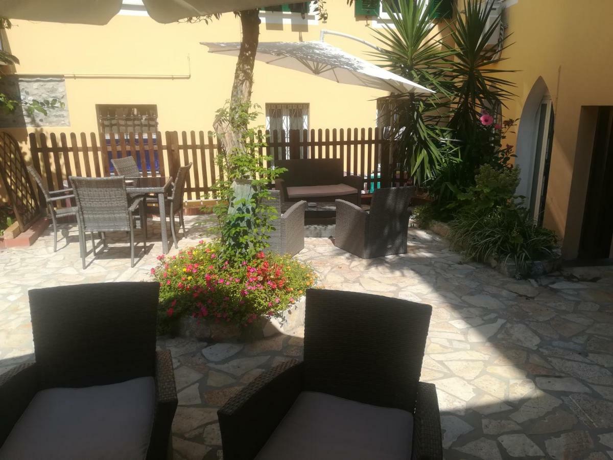 Hotel La Tavernetta فاراتسي المظهر الخارجي الصورة